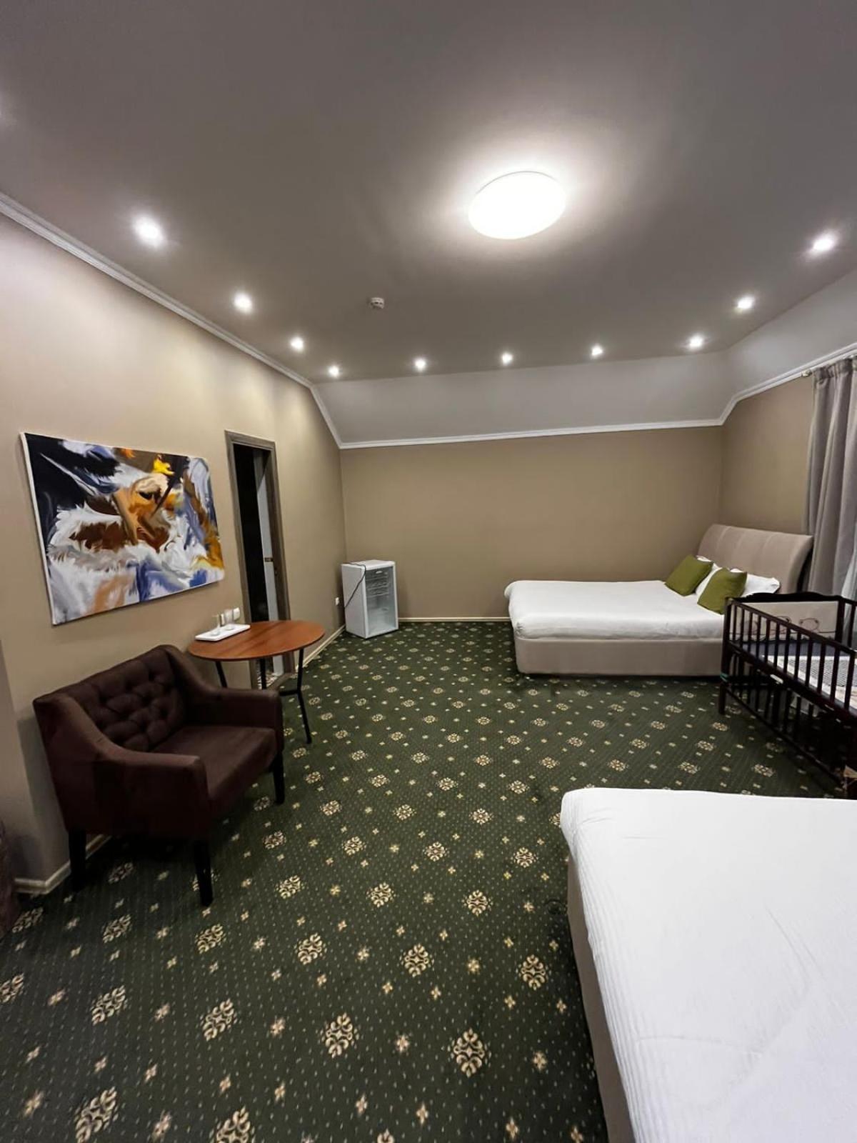 Almaport Hotel Talghar ภายนอก รูปภาพ